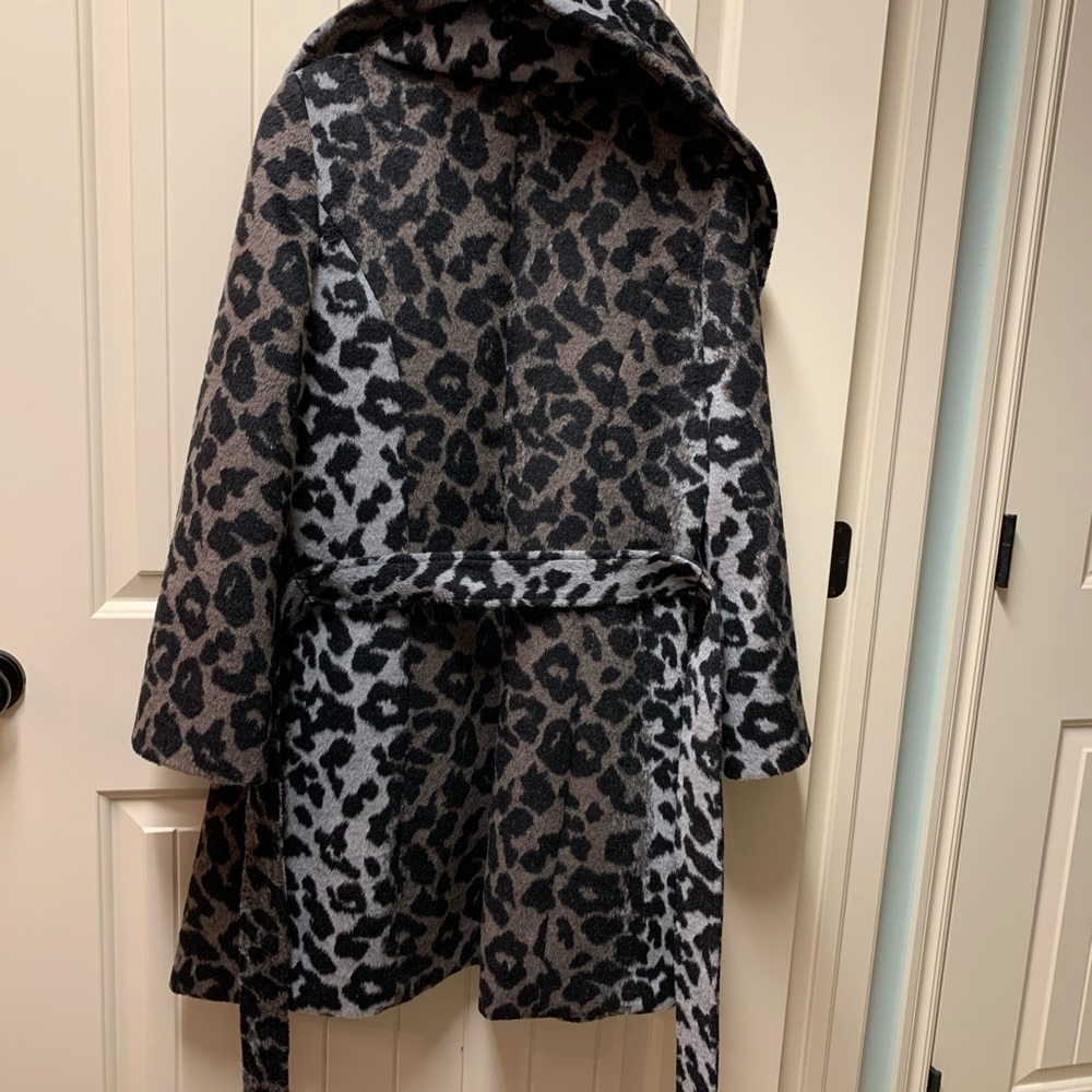 T Tahari Leopard Wrap Coat - Picture 2 of 8